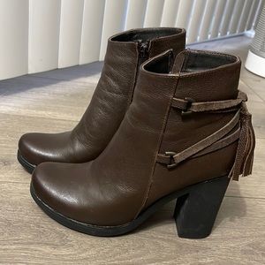 Heeled boots in Brown